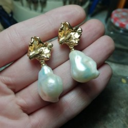 PENDIENTES NEO CON PERLA BARROCA